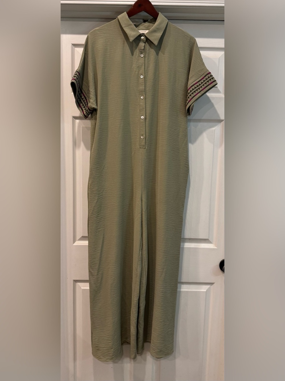 Oddy Wide Leg Jumpsuit Sage Green Women’s Size L Embroidered Sleeve Button Front